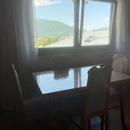 Апартаменти Alpine Escape With Maiskogel View *